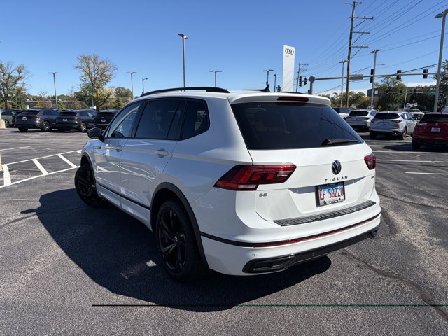 Used 2024 Volkswagen Tiguan SE R-Line AWD/4WD image 3