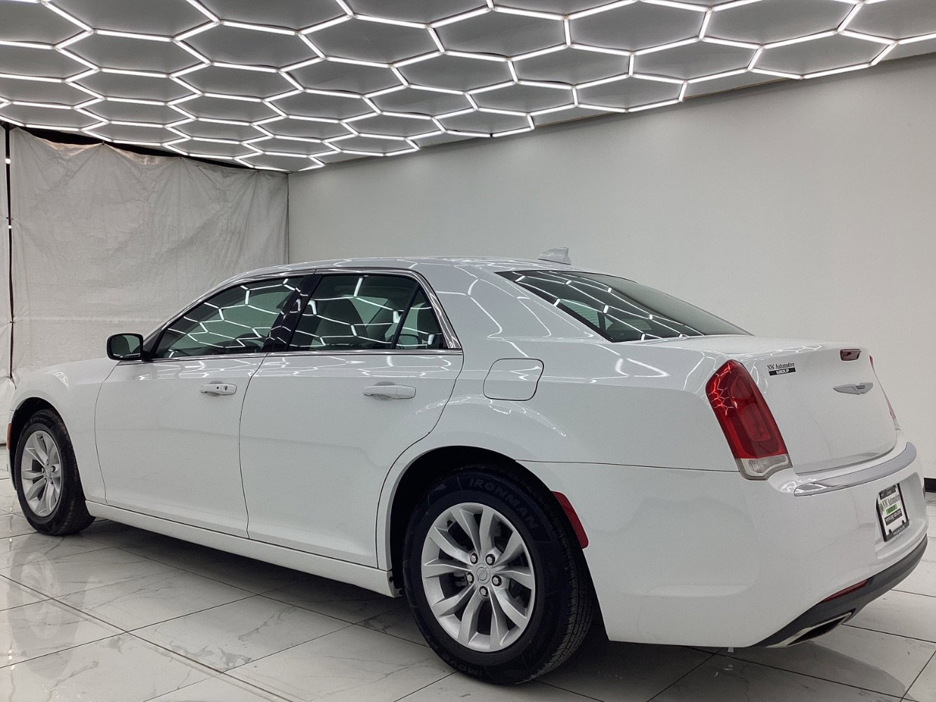 Used 2021 Chrysler 300 Touring image 11