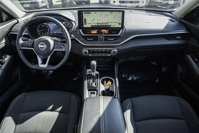 Used 2023 Nissan Altima 2.5 SV w/ SV Premium Package image 19