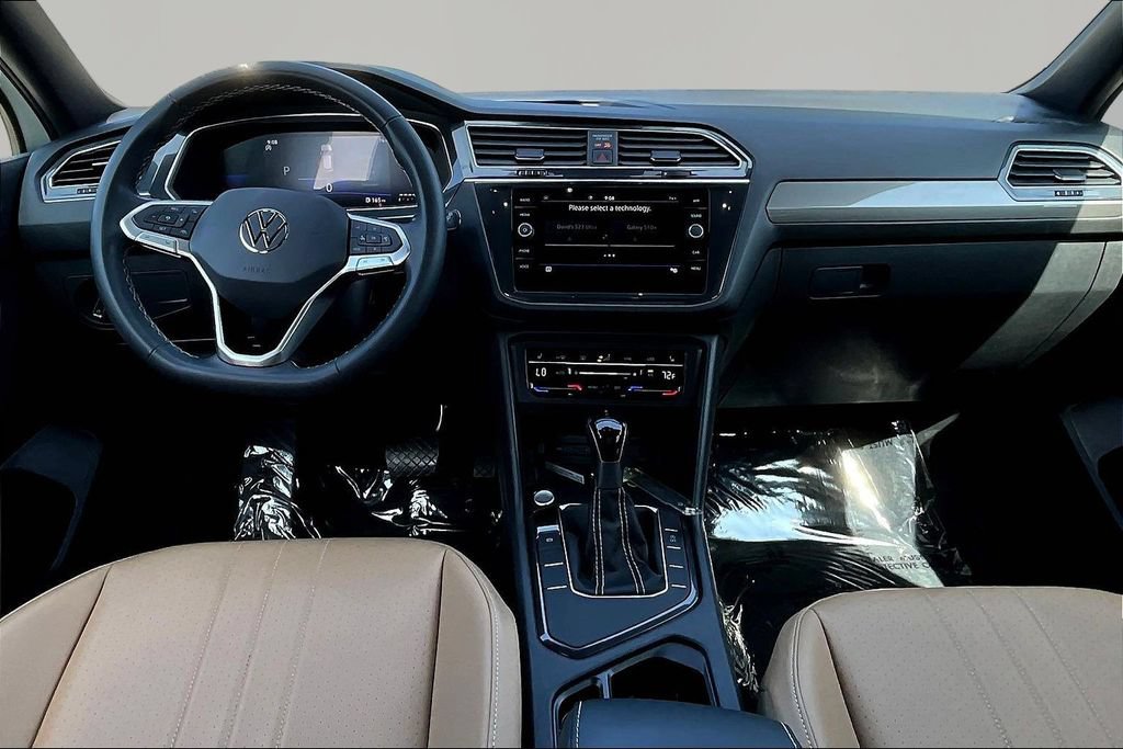 Used 2023 Volkswagen Tiguan SE FWD image 7