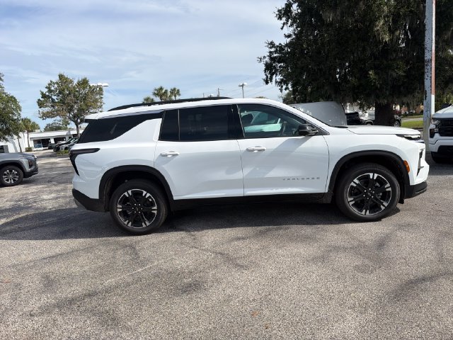 New 2027 Chevrolet Traverse LT w/ Sun and Wheel Package FWD image 13