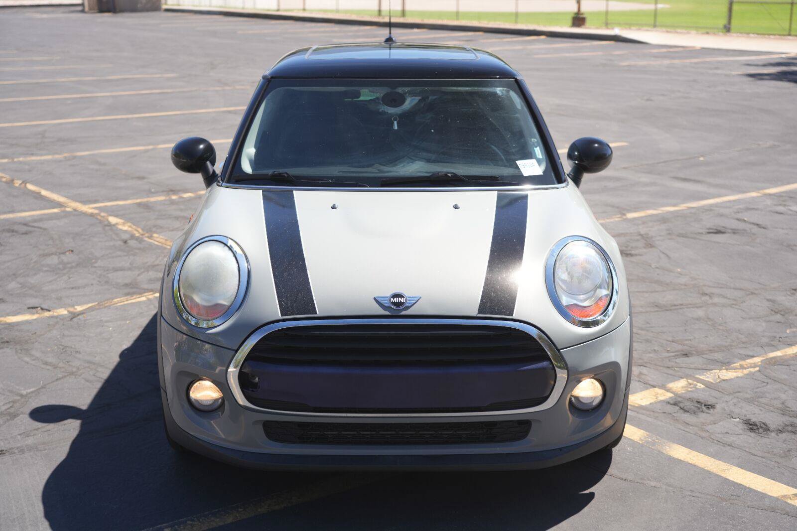 Used 2017 MINI Cooper 2-Door Hardtop FWD image 8
