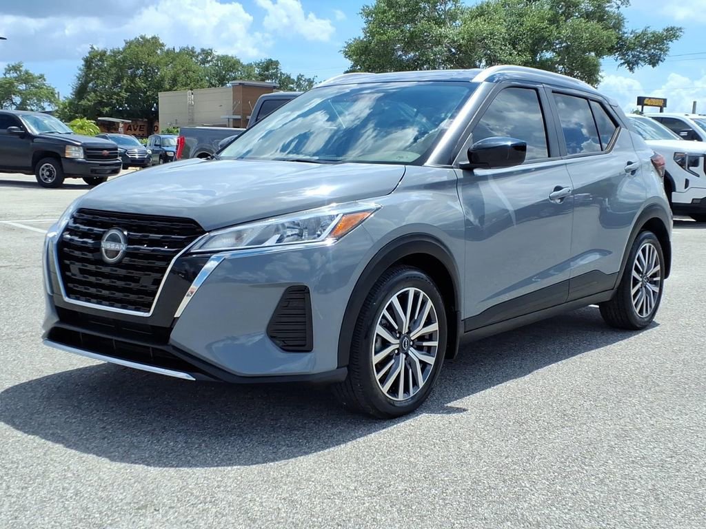 Used 2023 Nissan Kicks SV FWD image 3