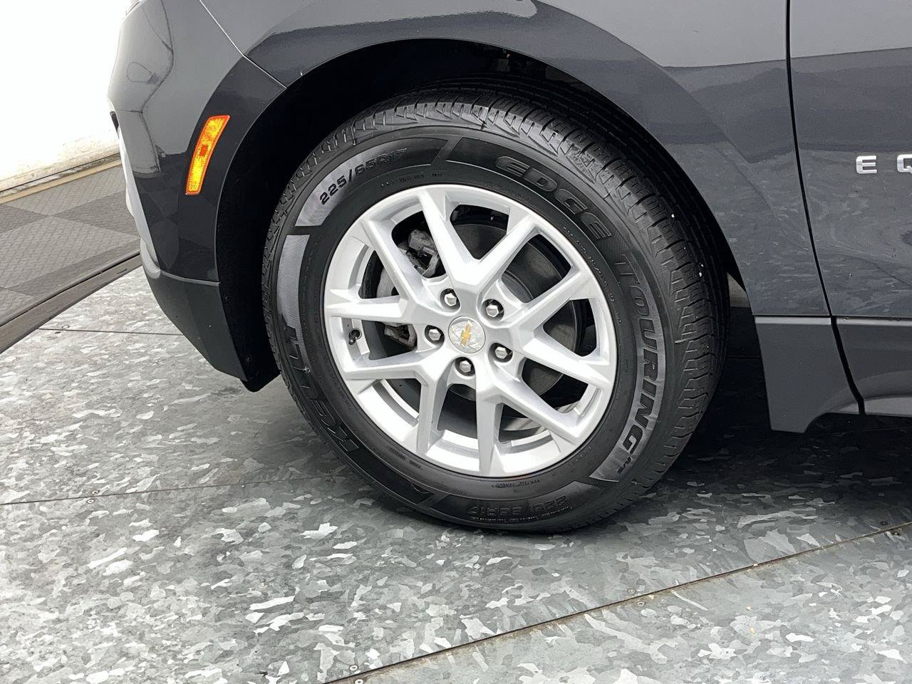 Used 2023 Chevrolet Equinox LT AWD/4WD image 29