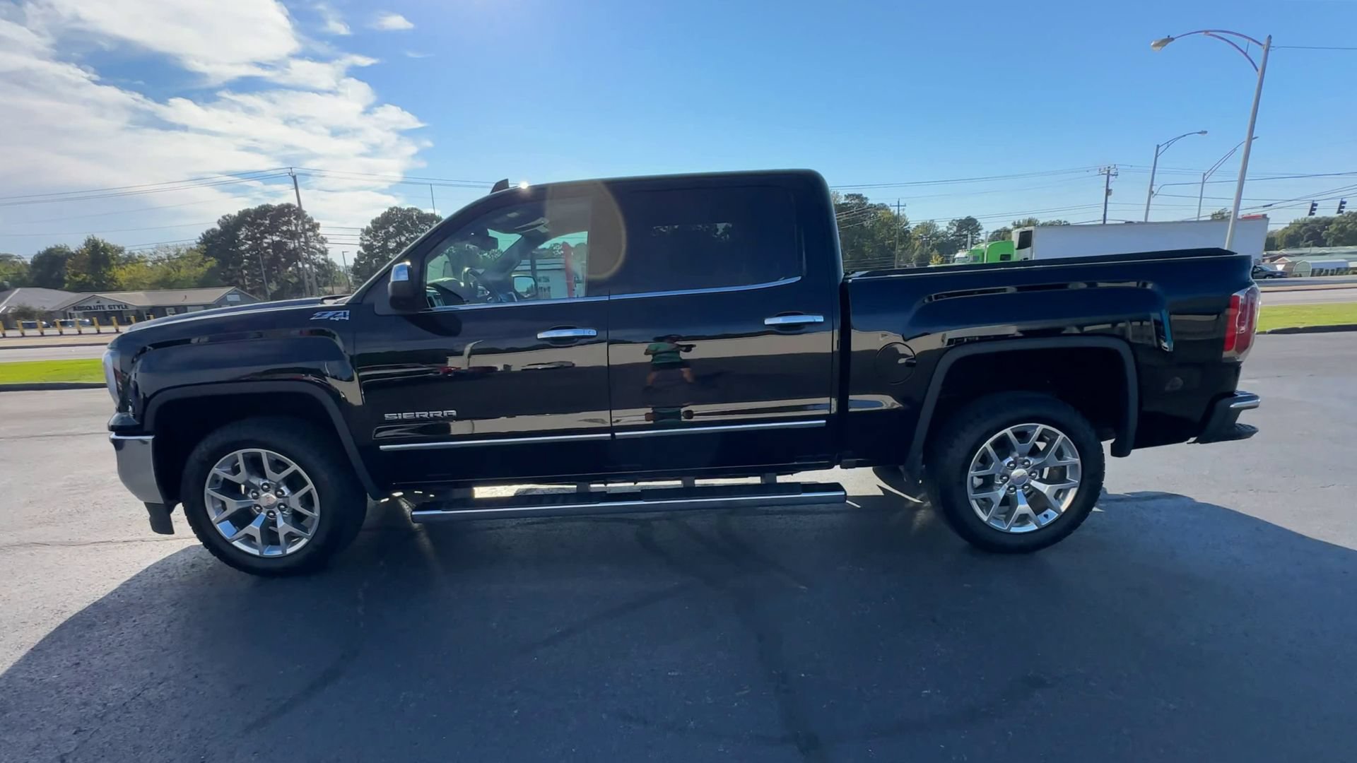 Certified 2018 GMC Sierra 1500 SLT AWD/4WD image 5