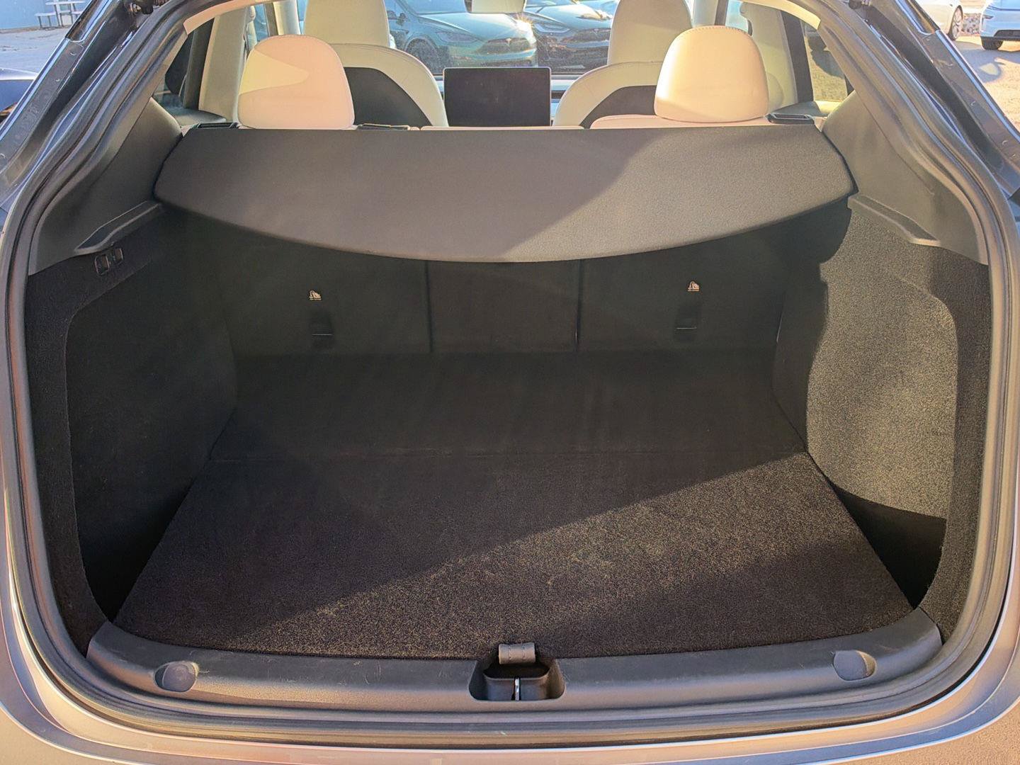 Used 2024 Tesla Model Y Long Range AWD/4WD image 17