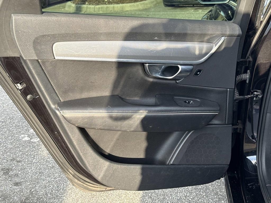 Used 2018 Volvo V90 T5 R-Design image 13