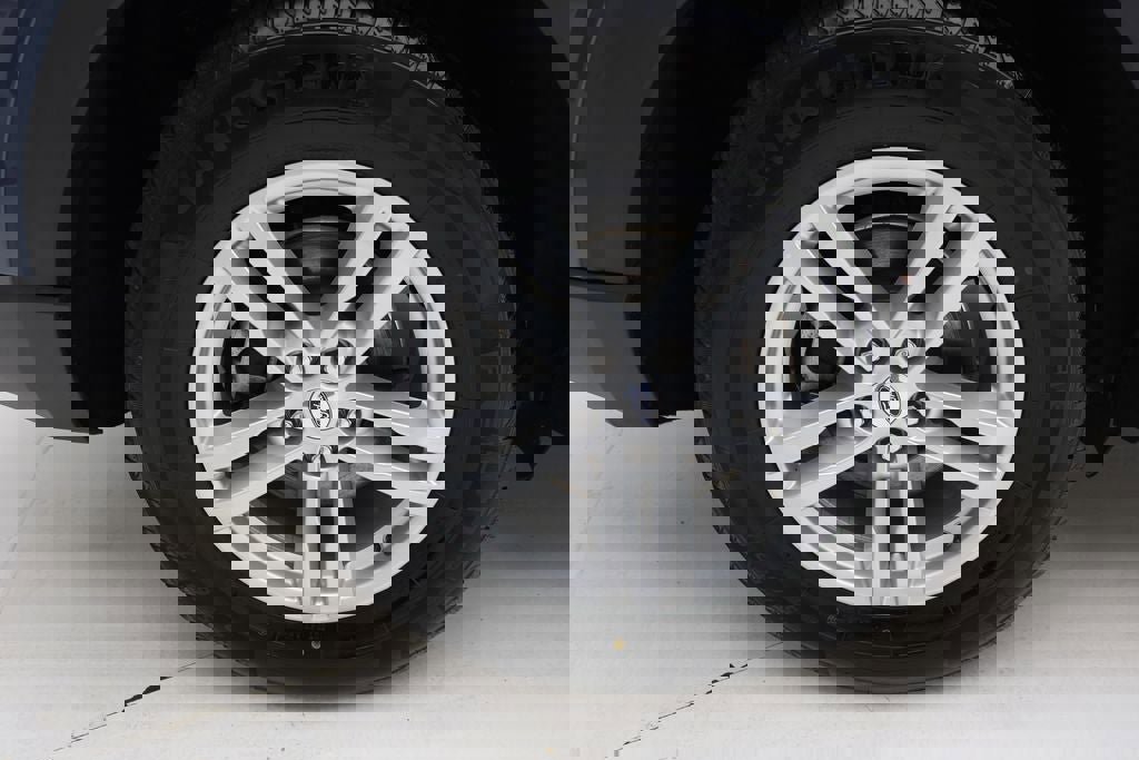 Used 2020 Ford Explorer XLT image 10