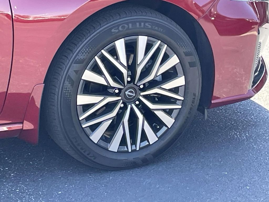 Used 2024 Nissan Altima 2.5 SV w/ SV Premium Package image 29