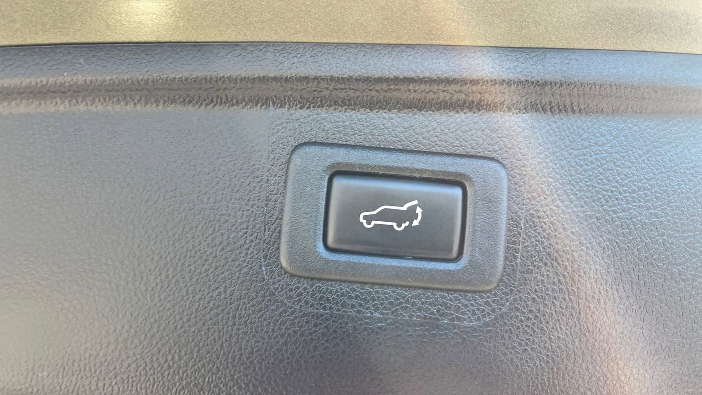 Used 2017 Subaru Outback 2.5i Touring image 26