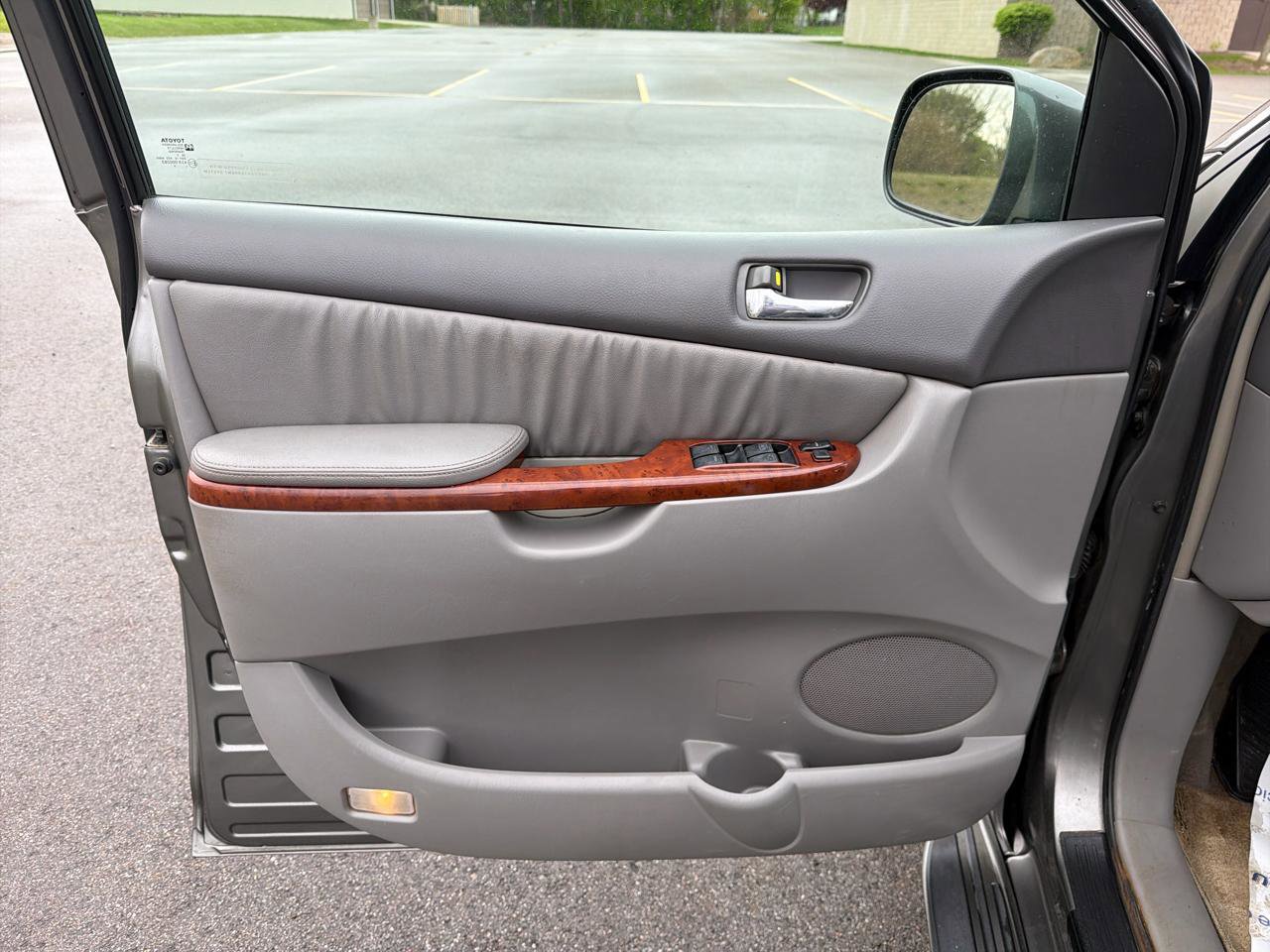 Used 2004 Toyota Sienna FWD image 13