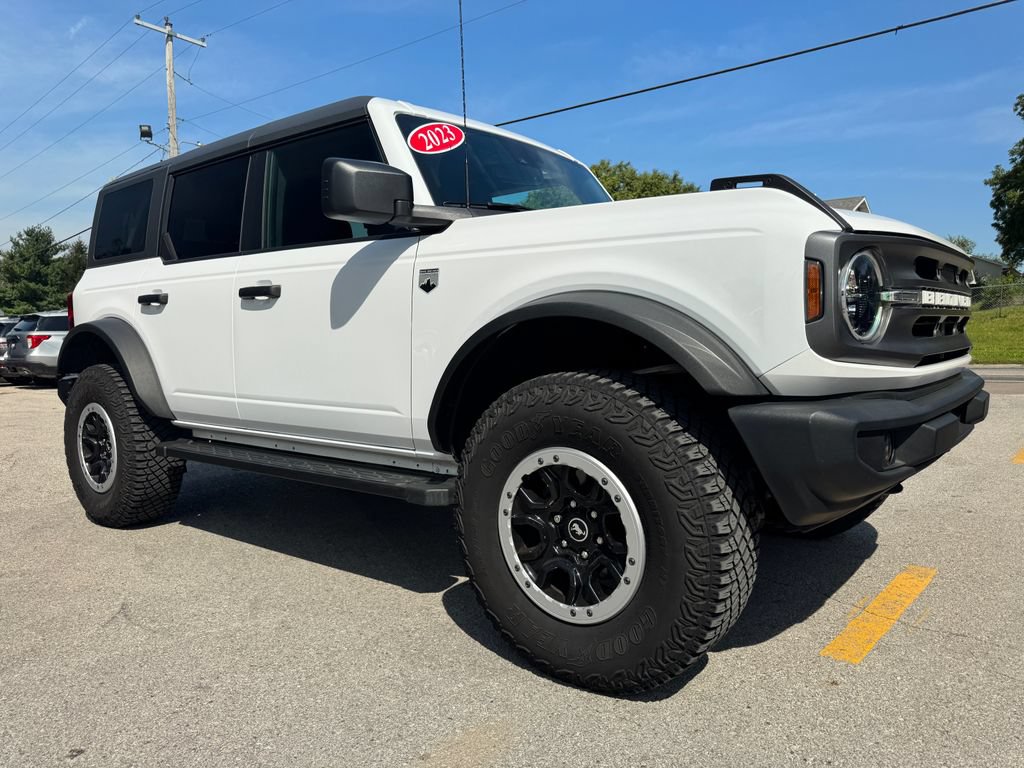 Used 2023 Ford Bronco Big Bend w/ Sasquatch Package AWD/4WD image 3