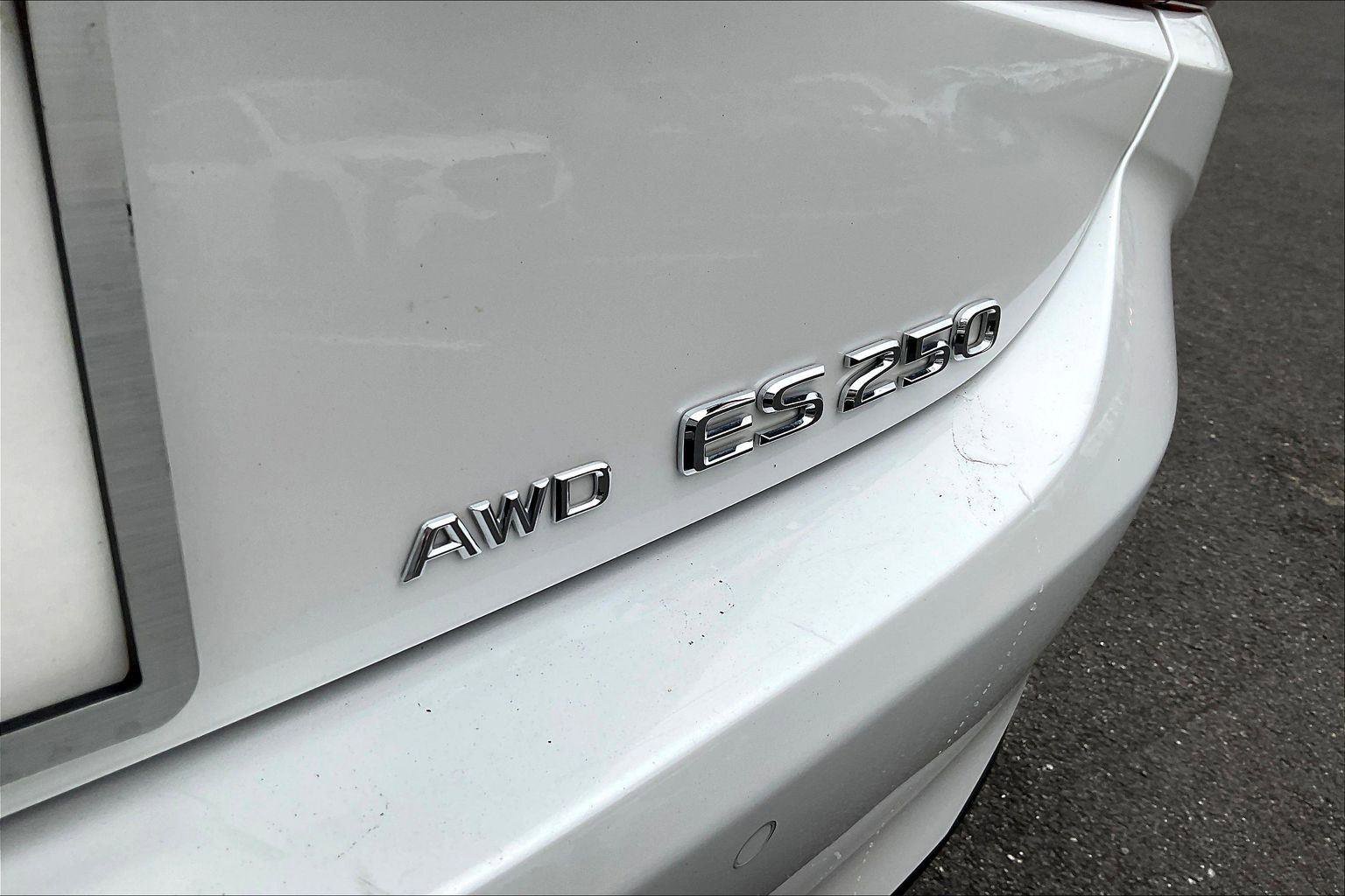 Used 2021 Lexus ES 250 w/ Luxury Package image 33