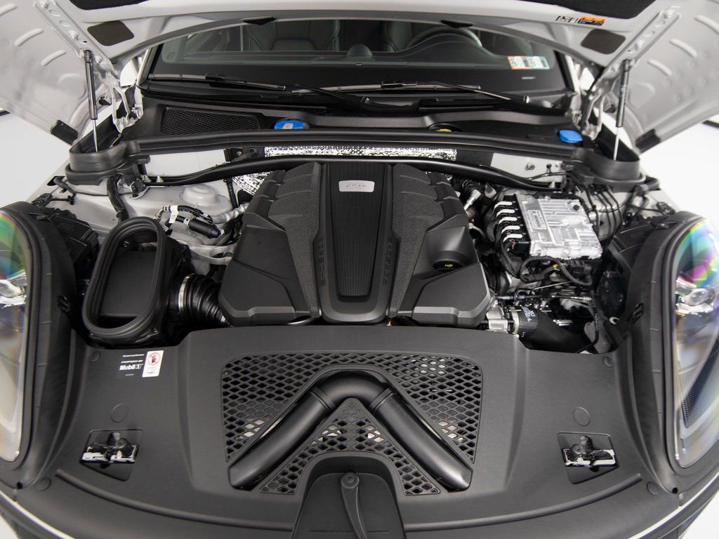 New 2026 Porsche Macan GTS image 39