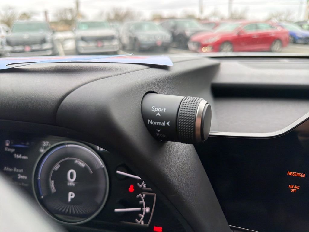 Used 2023 Lexus UX 250h AWD w/ Premium Package image 23