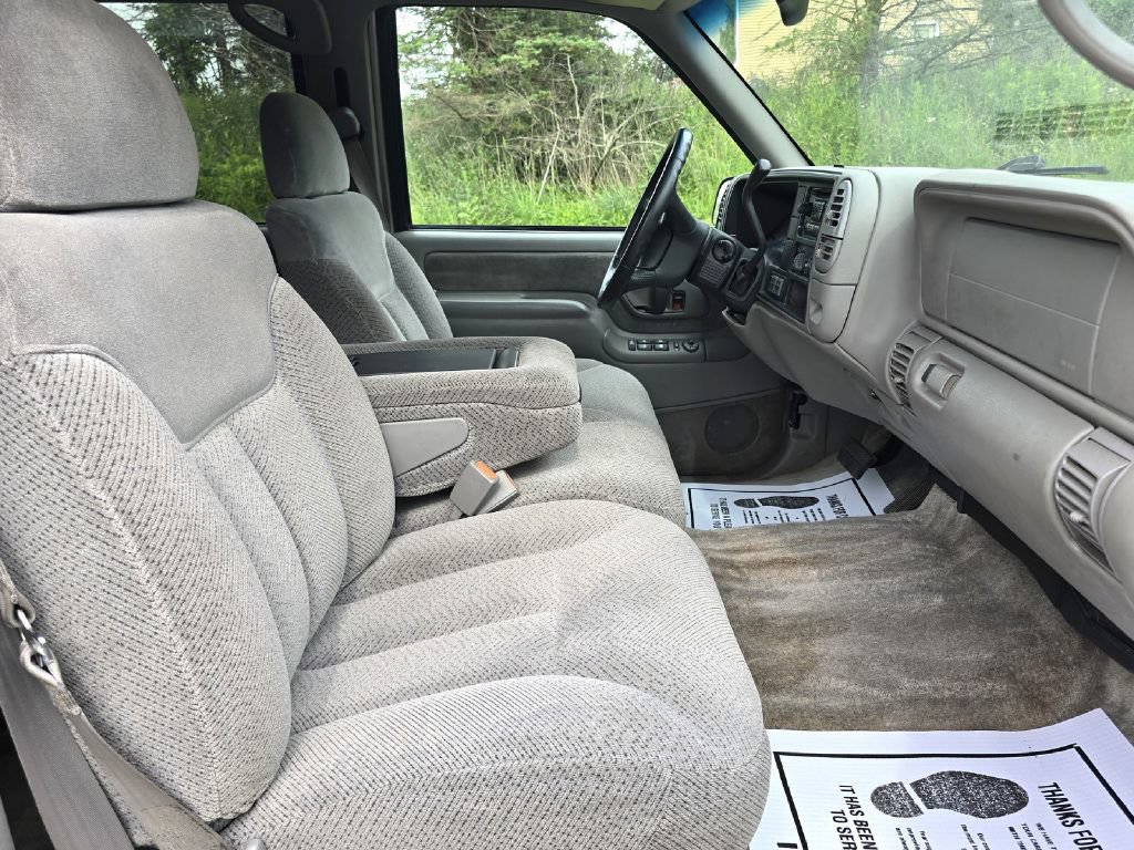 Used 1999 GMC Suburban 4WD w/ Marketing Opt Pkg 2 image 18