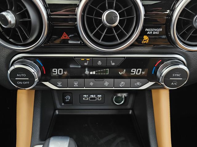 Used 2025 Nissan Sentra SV w/ SV Premium Package image 31