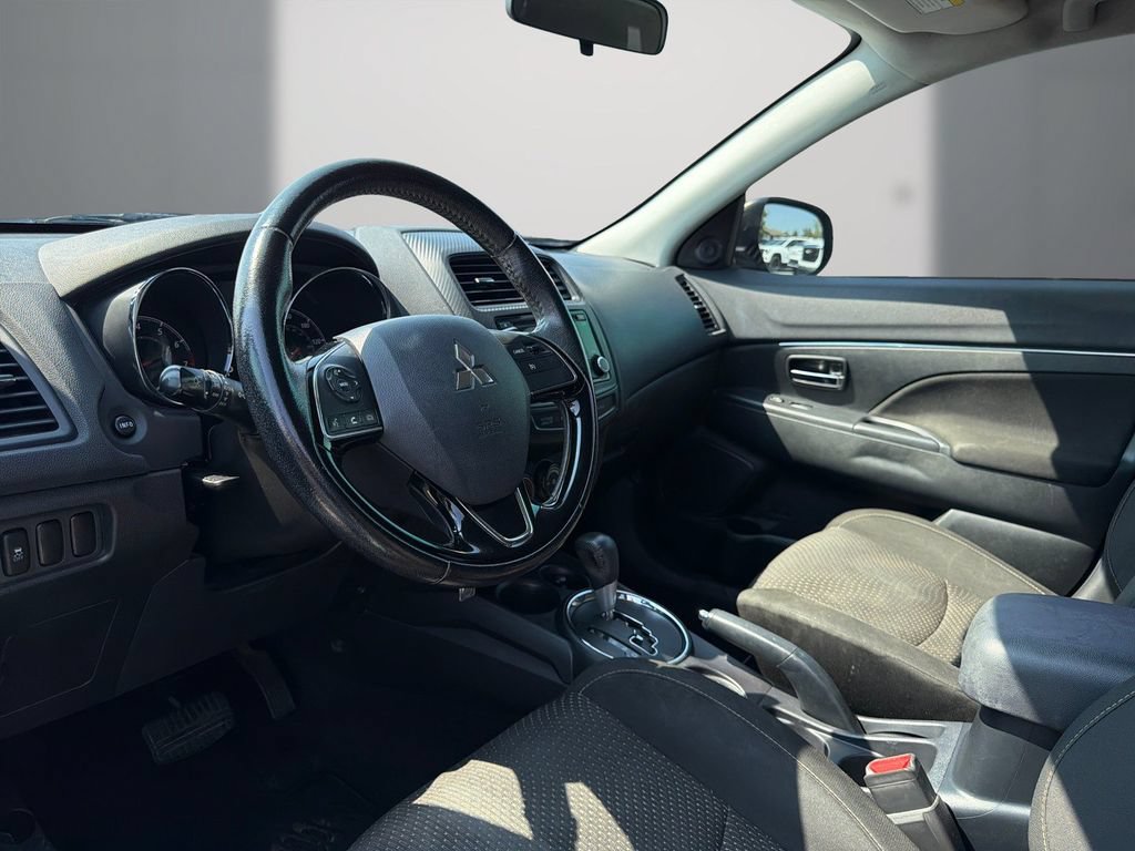 Used 2016 Mitsubishi Outlander Sport SE FWD image 12