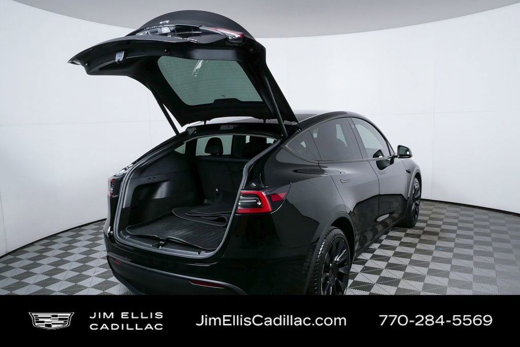 Used 2022 Tesla Model Y Long Range image 12