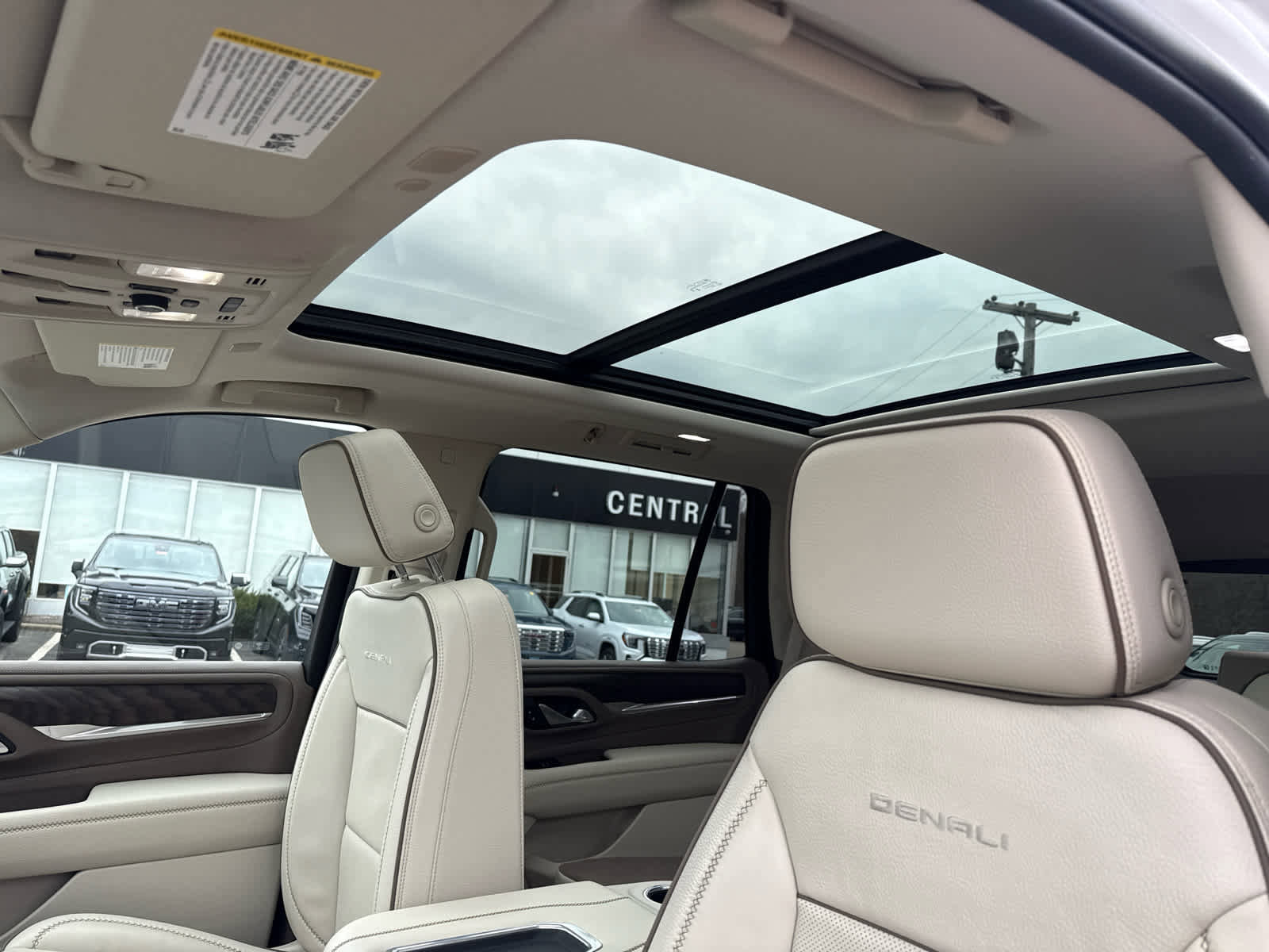 Used 2023 GMC Yukon Denali image 19