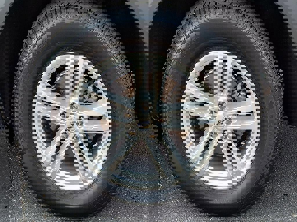 Certified 2023 Ford Explorer XLT image 9