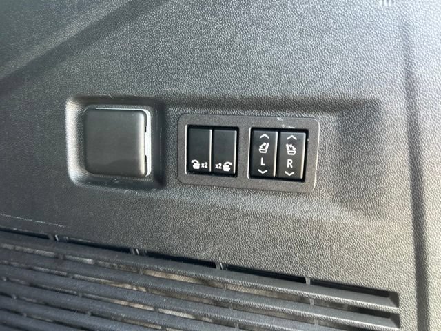 Used 2024 Chevrolet Tahoe Premier RWD image 32