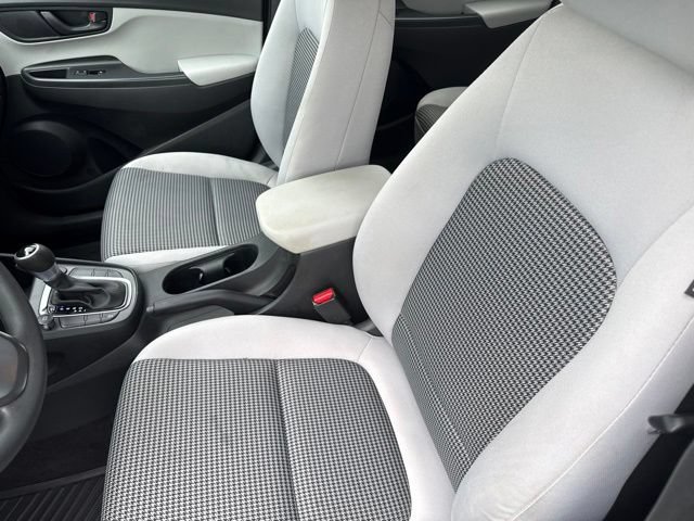 Used 2022 Hyundai Kona SE w/ Cargo Package FWD image 24
