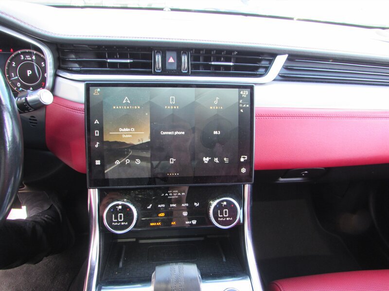 Used 2021 Jaguar XF R-Dynamic SE AWD/4WD image 20