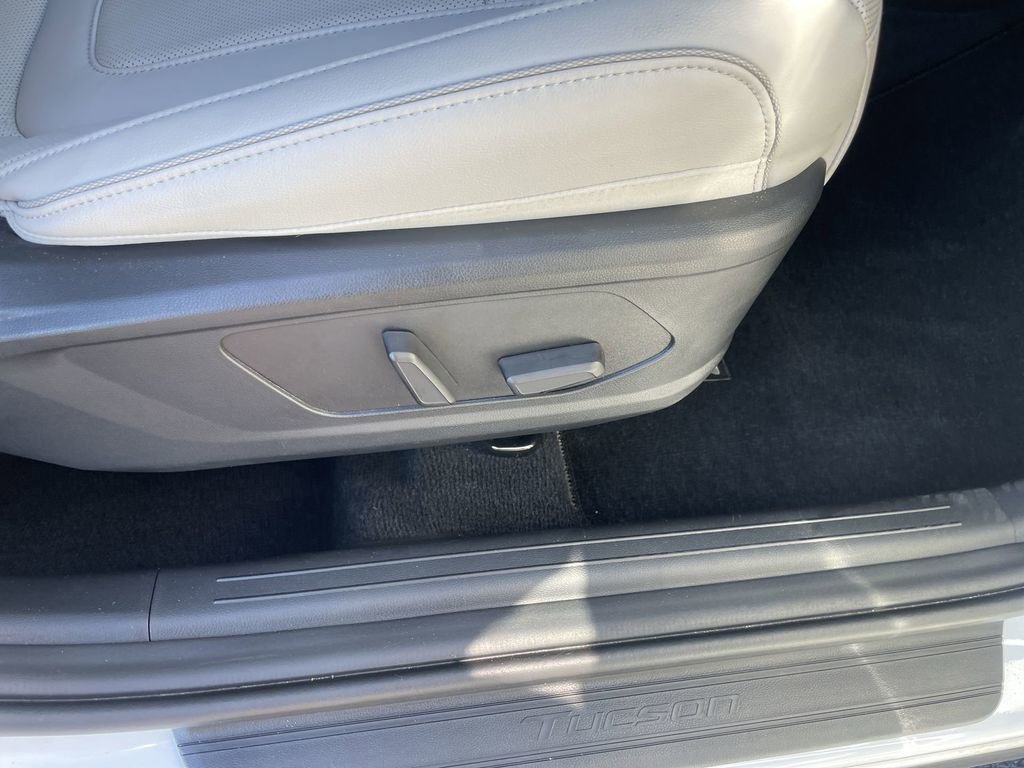 Used 2022 Hyundai Tucson Limited image 35