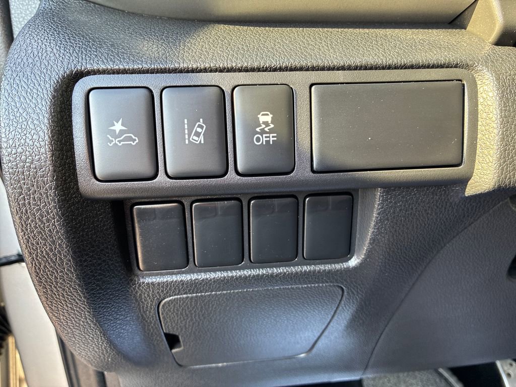 Used 2023 Mitsubishi Eclipse Cross SE image 30