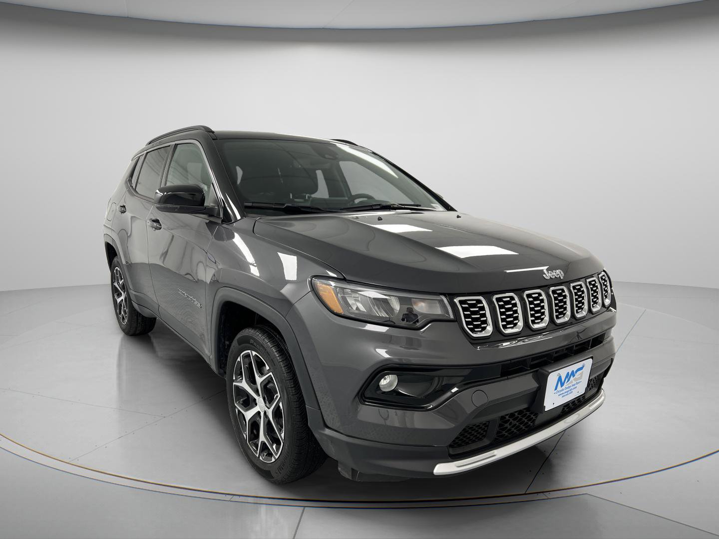 Used 2024 Jeep Compass Limited AWD/4WD image 2