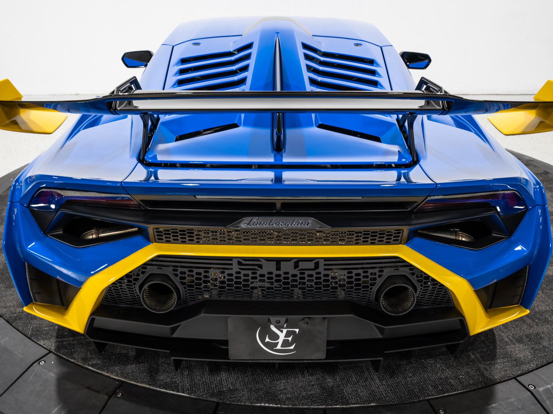Used 2022 Lamborghini Huracan STO RWD image 26