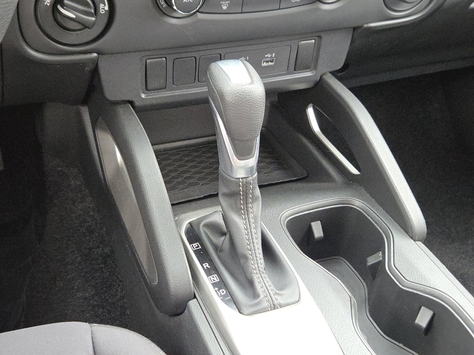 Used 2023 Nissan Frontier SV image 29