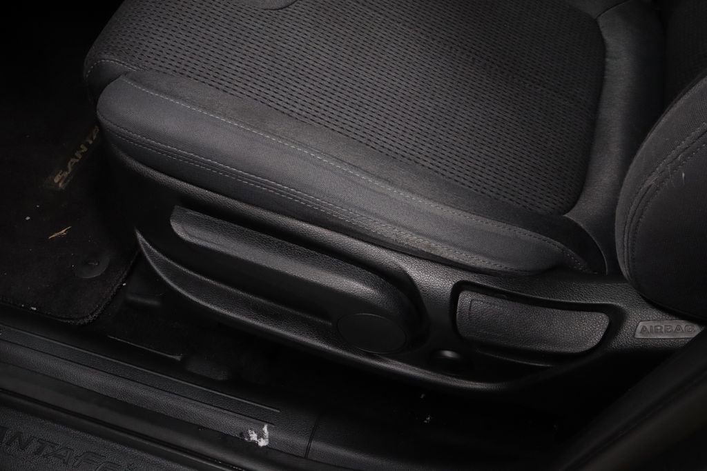 Used 2021 Hyundai Santa Fe SE image 24