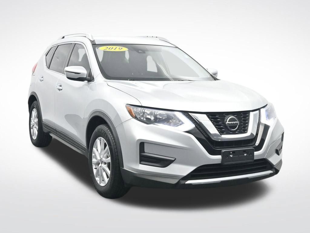 Used 2019 Nissan Rogue SV image 3