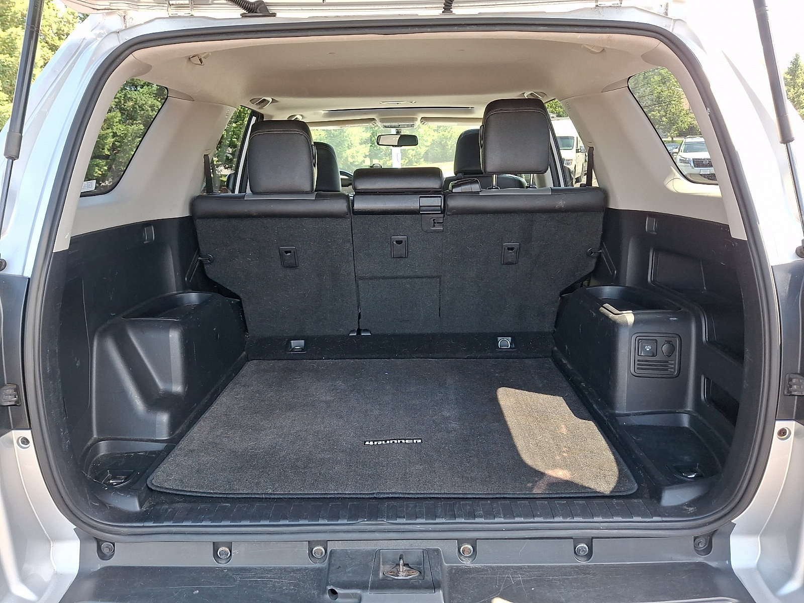 Used 2014 Toyota 4Runner SR5 Premium AWD/4WD image 29