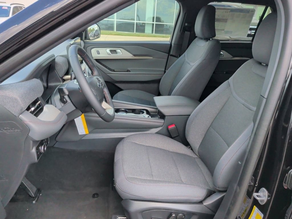 New 2027 Ford Explorer Active RWD image 12