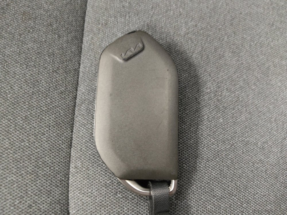 Used 2025 Kia K4 LXS image 32