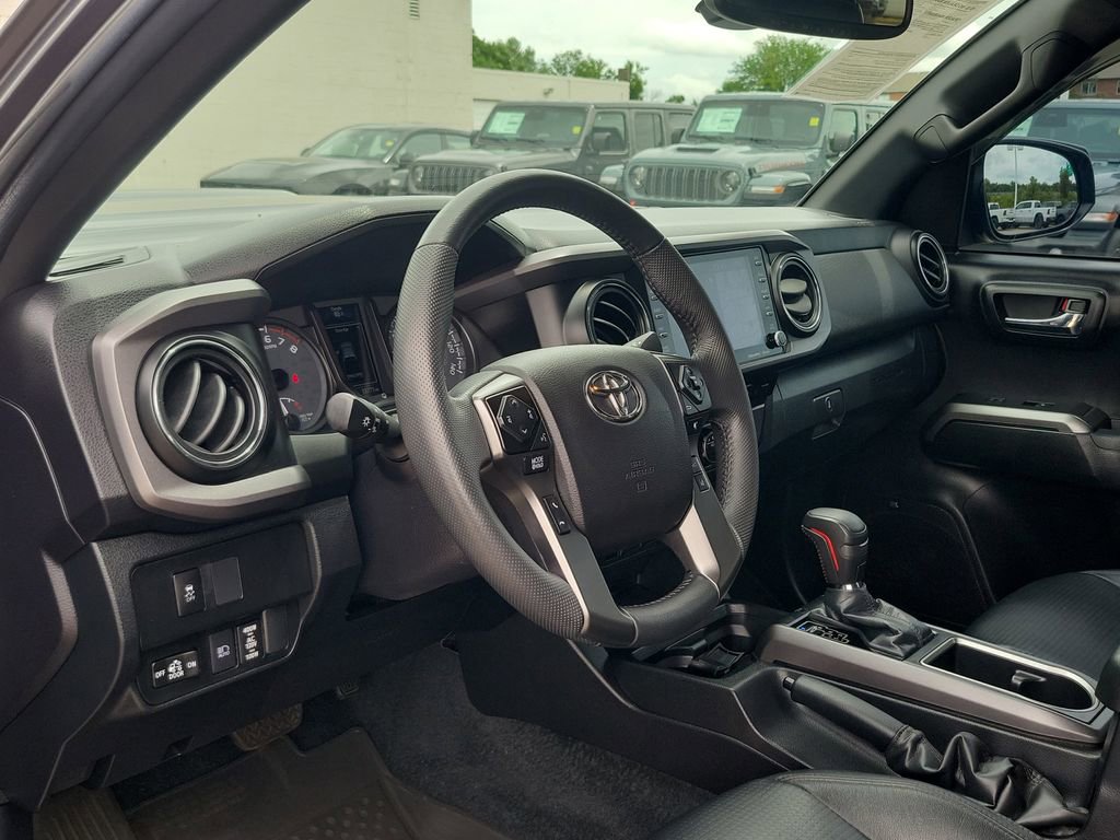 Used 2021 Toyota Tacoma TRD Sport w/ TRD Premium Sport Package AWD/4WD image 12