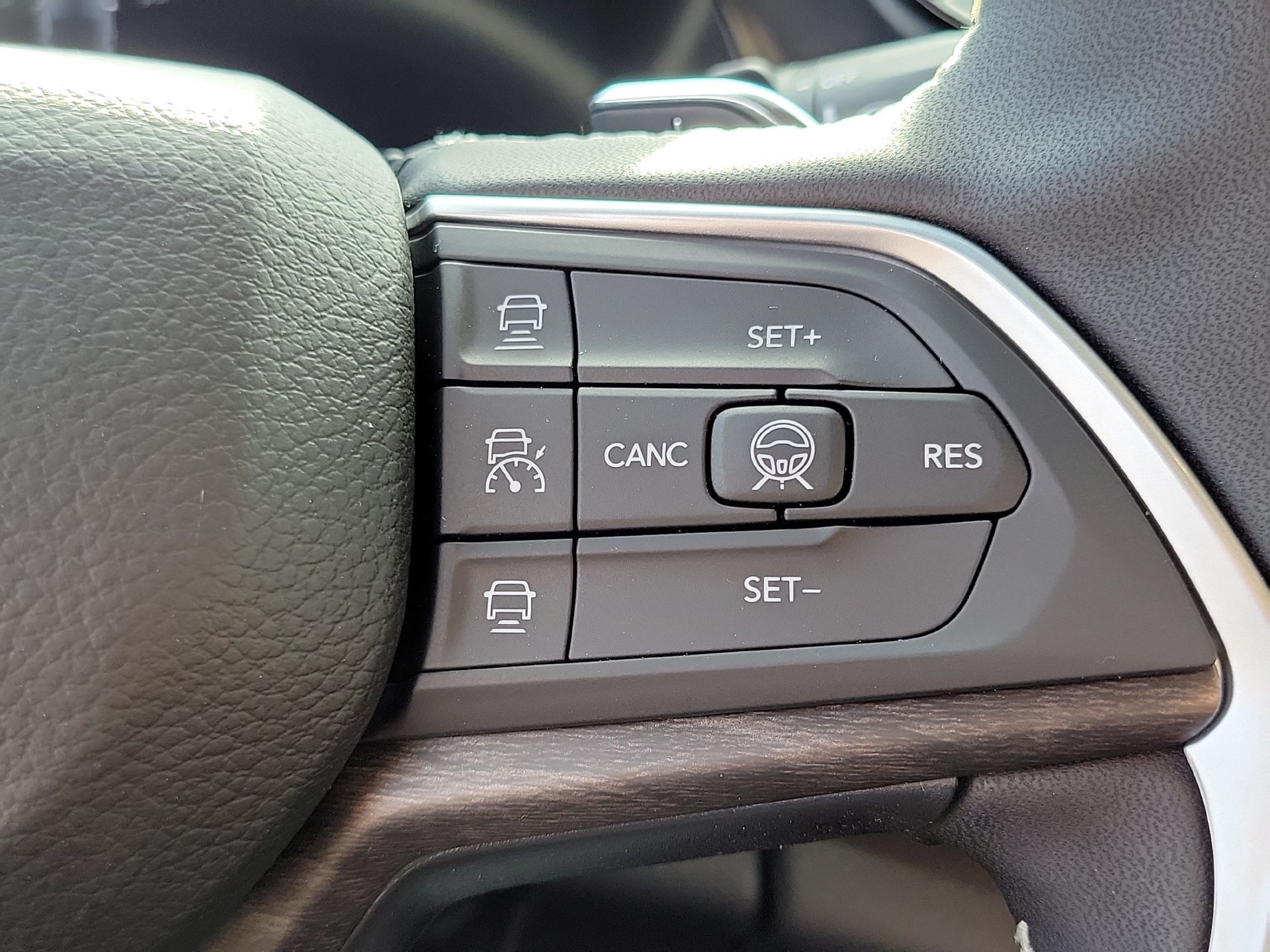 New 2026 Jeep Grand Cherokee Altitude AWD/4WD image 6