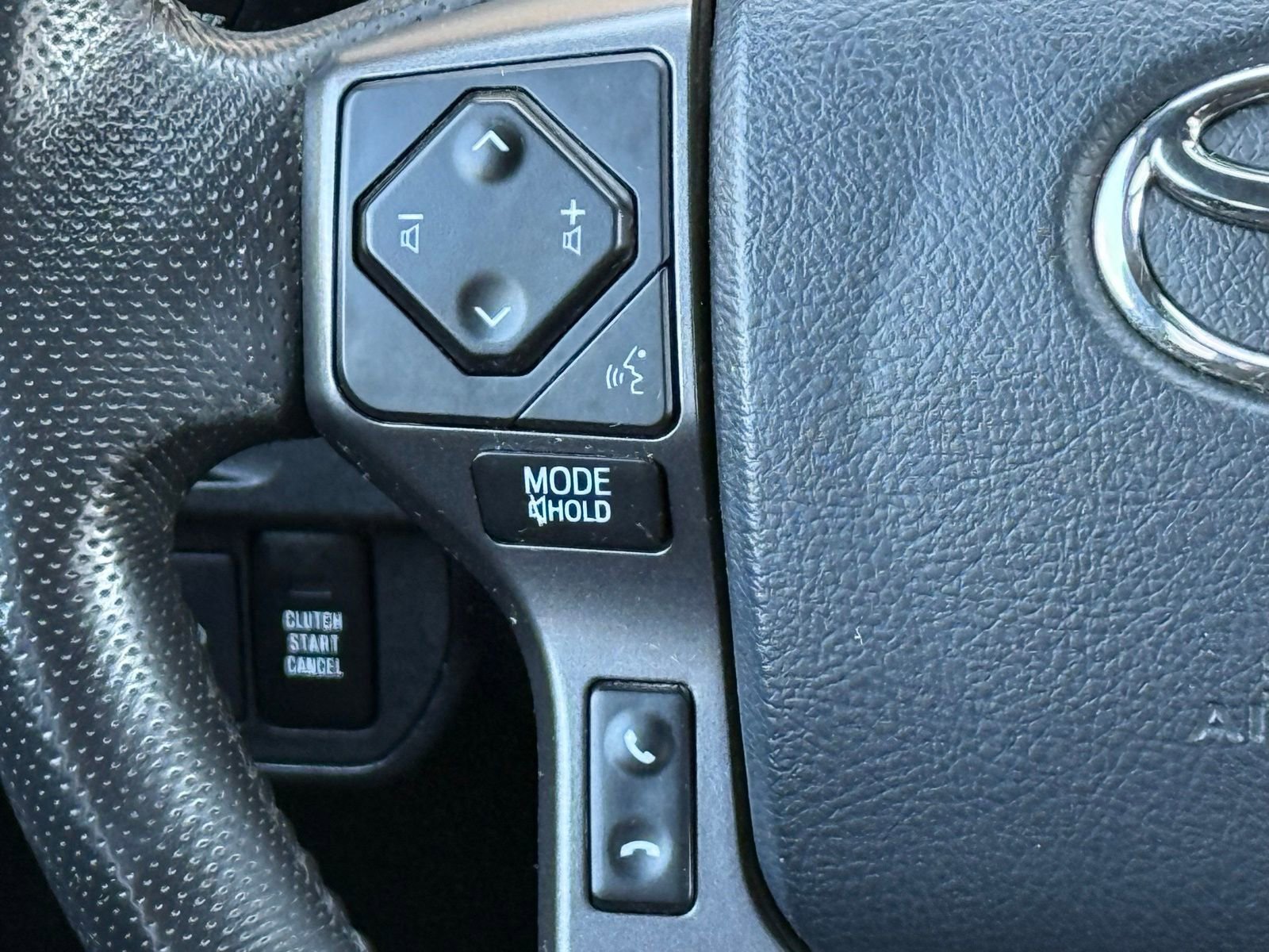 Used 2019 Toyota Tacoma TRD Sport AWD/4WD image 29