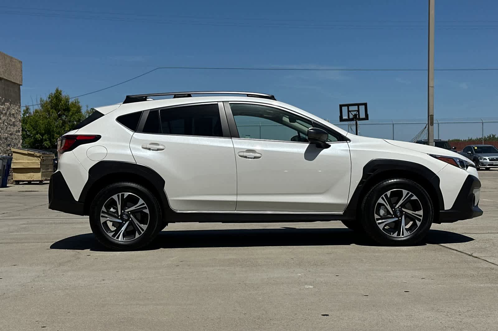 Used 2025 Subaru Crosstrek 2.0i Premium AWD/4WD image 2