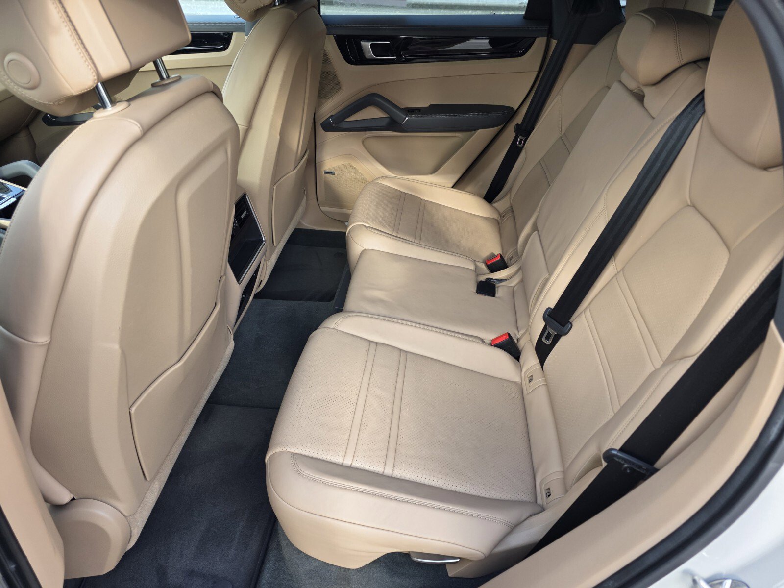 Used 2021 Porsche Cayenne S AWD/4WD image 14