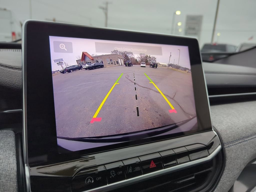 Used 2024 Jeep Compass Latitude image 14