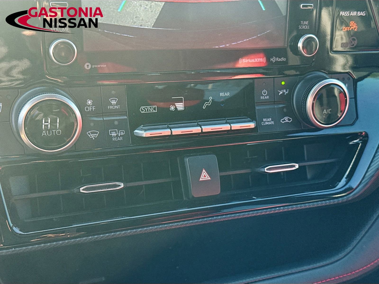 Used 2021 Toyota Highlander XSE image 19