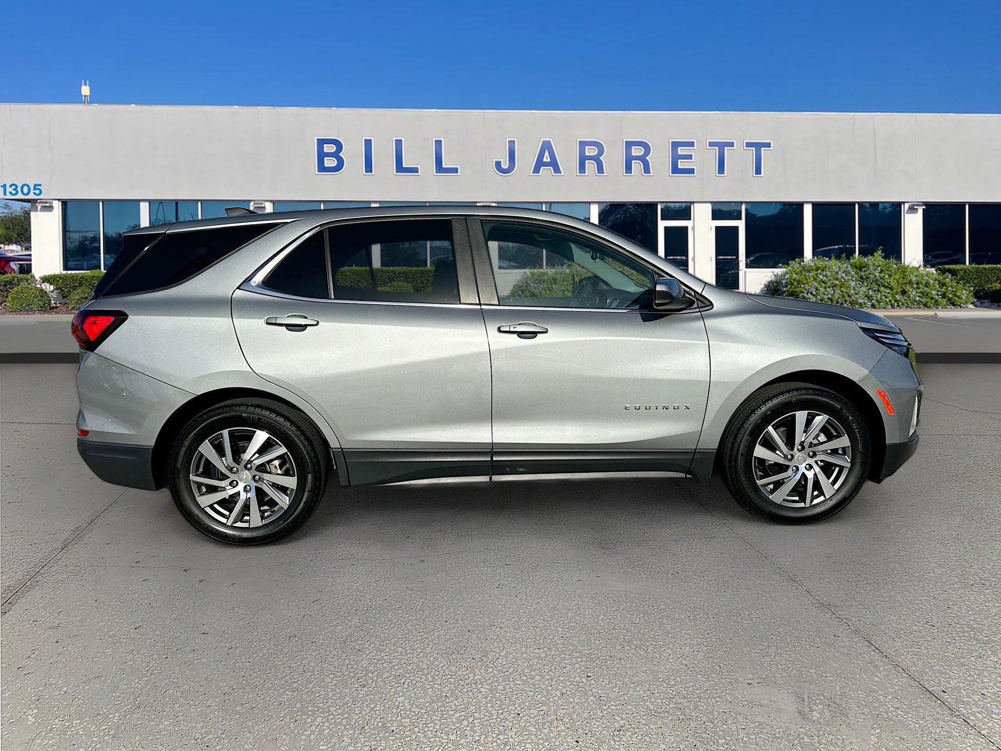 Used 2024 Chevrolet Equinox LT FWD image 8