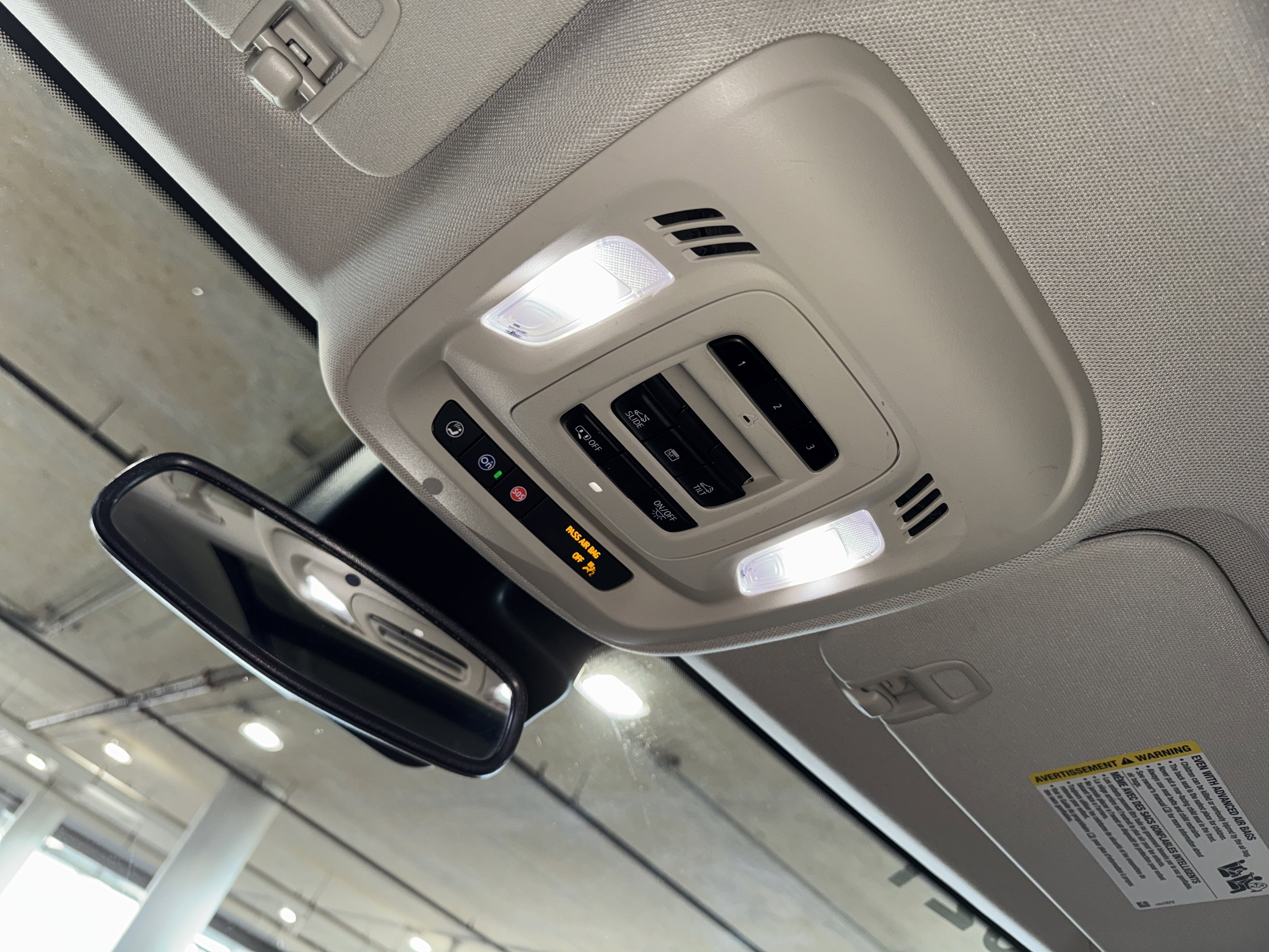 Used 2021 Buick Envision Avenir image 31