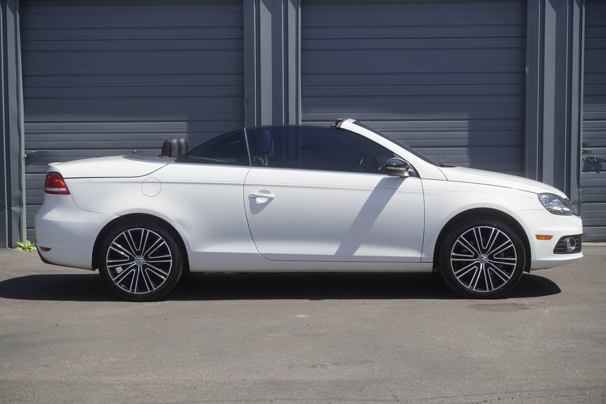 Used 2013 Volkswagen Eos FWD image 8
