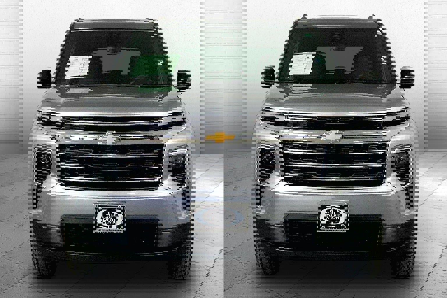 Used 2024 Chevrolet Traverse LT image 2