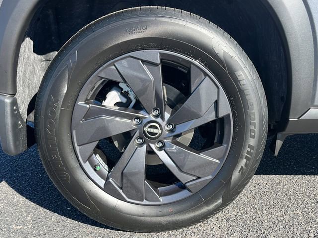 New 2026 Nissan Rogue SV image 9